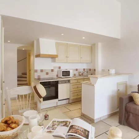 Neat With Ac, 3 Km Form The Centre Of Holiday home