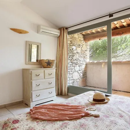 Neat With Ac, 3 Km Form The Centre Of Holiday home Gordes
