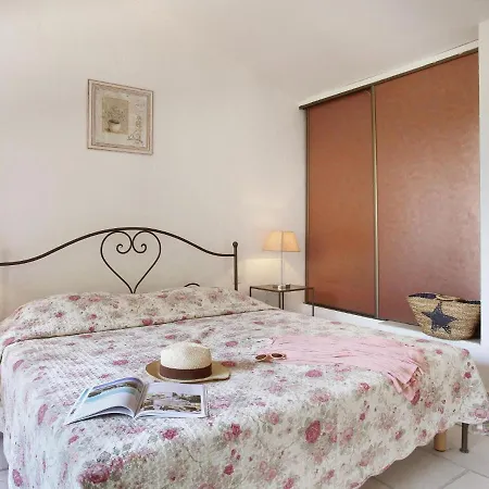 Holiday home Neat With Ac, 3 Km Form The Centre Of Gordes